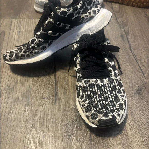 Adidas Leopard sneakers - Picture 2 of 5